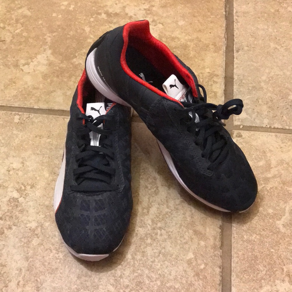 Puma tennis shoes